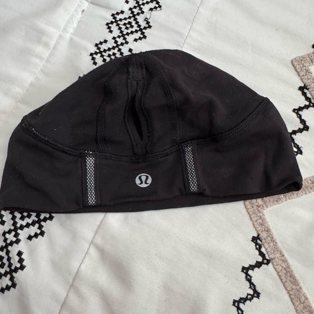 Lululemon Reversible Beanie *Ponytail